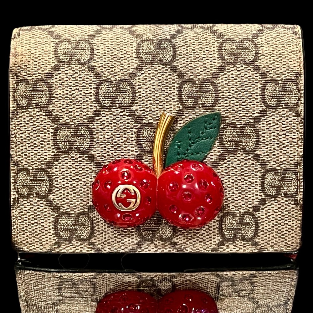 Gucci Cherry GG Supreme Canvas Wallet - Picture 3 of 10